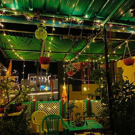 Black Pepper Home Stay Udaipur Exteriör bild