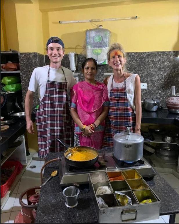 Black Pepper Home Stay Udaipur Exteriör bild