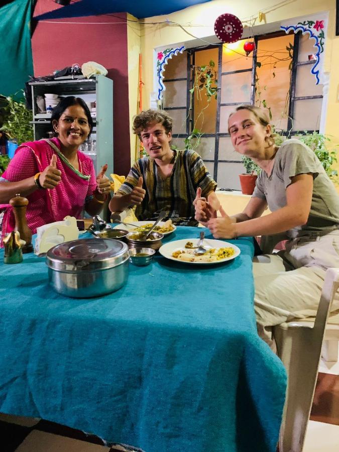 Black Pepper Home Stay Udaipur Exteriör bild