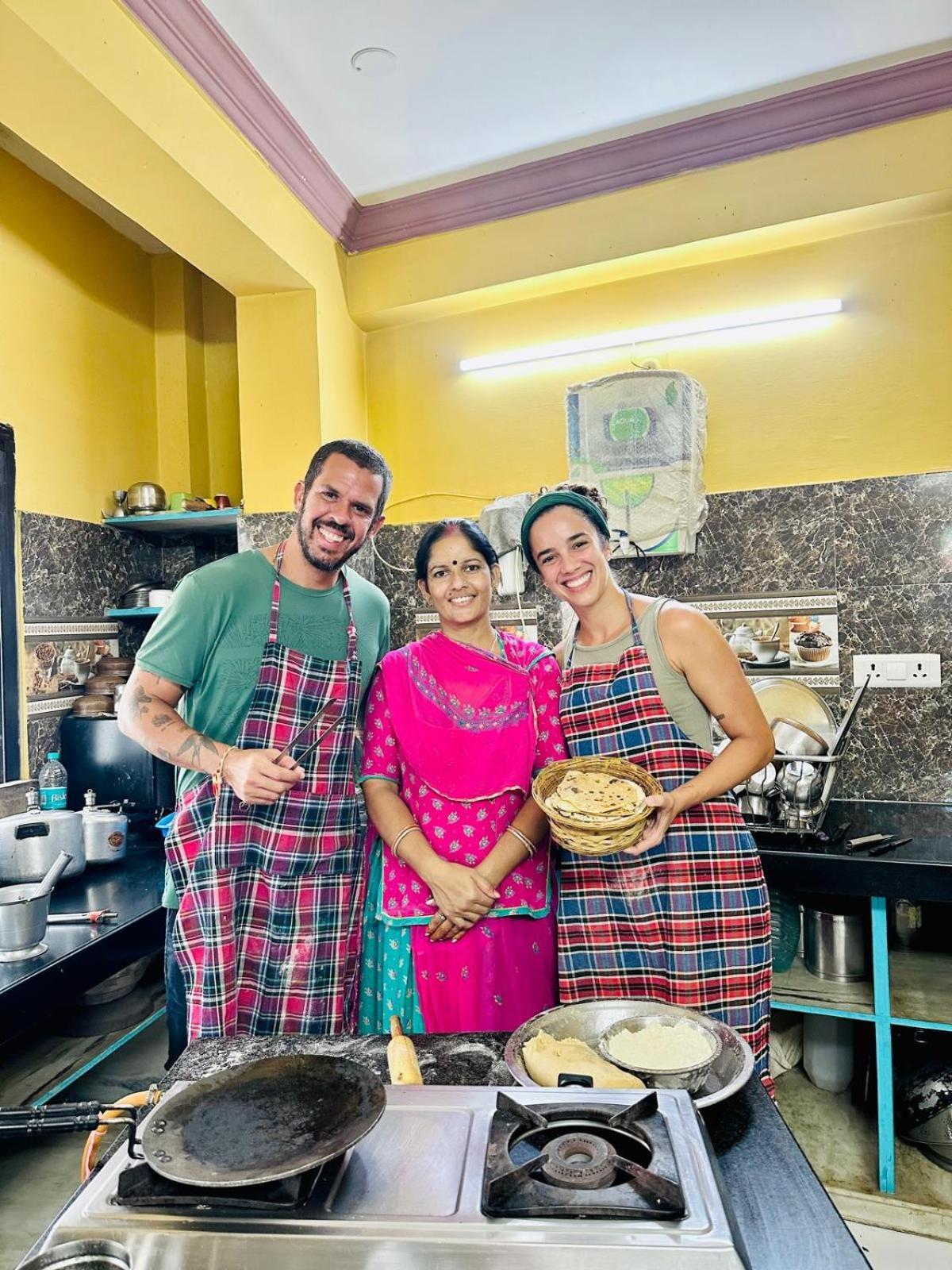 Black Pepper Home Stay Udaipur Exteriör bild
