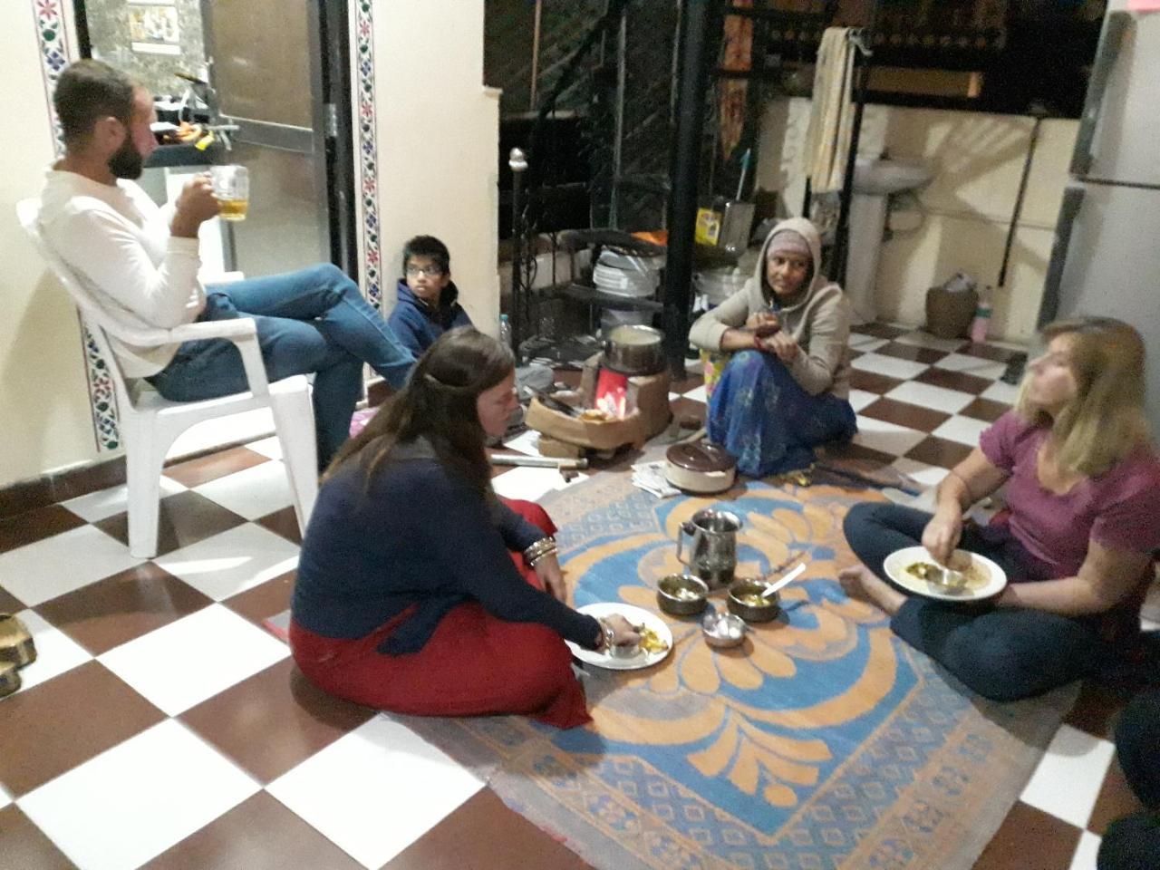 Black Pepper Home Stay Udaipur Exteriör bild