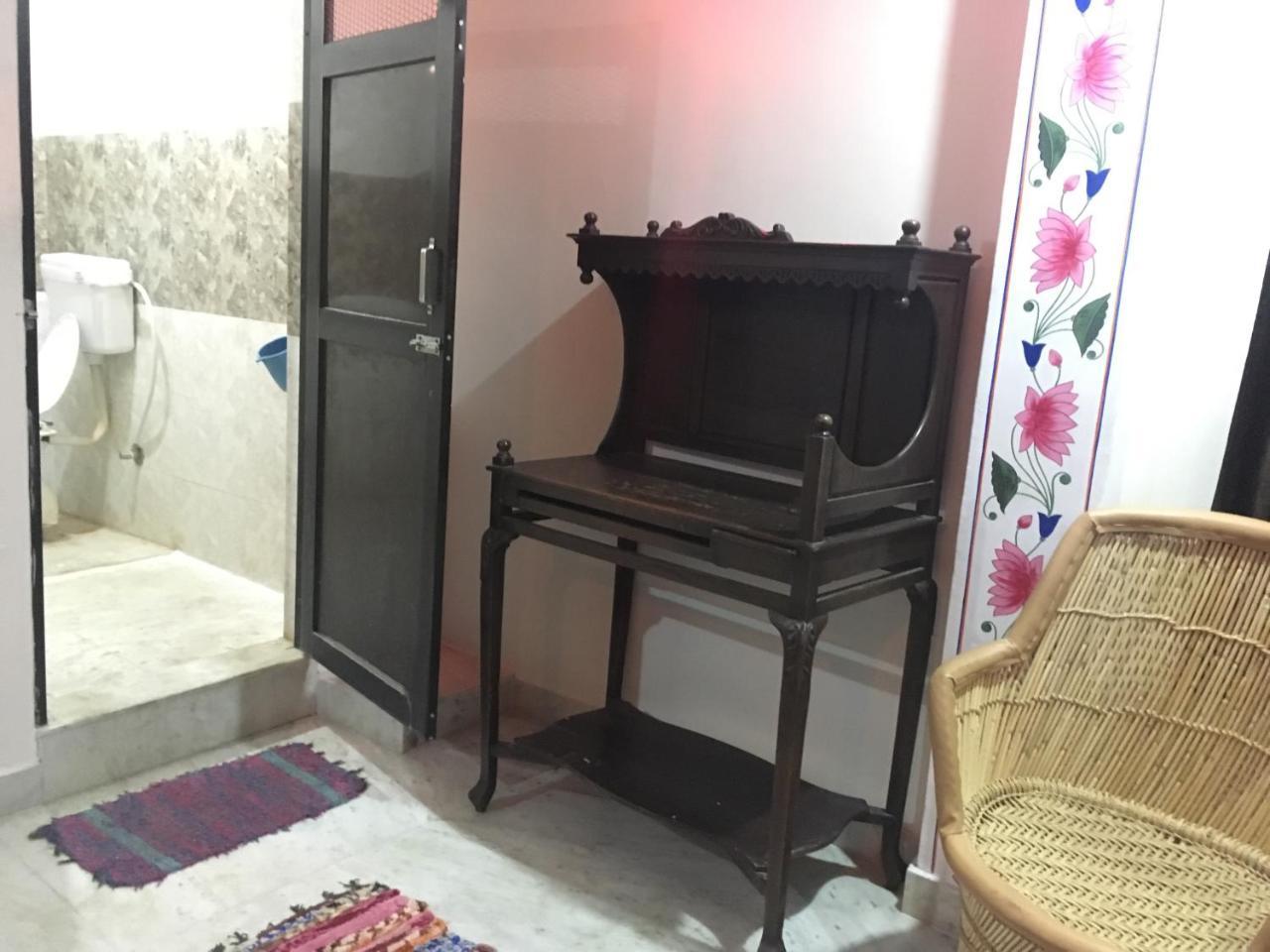 Black Pepper Home Stay Udaipur Exteriör bild