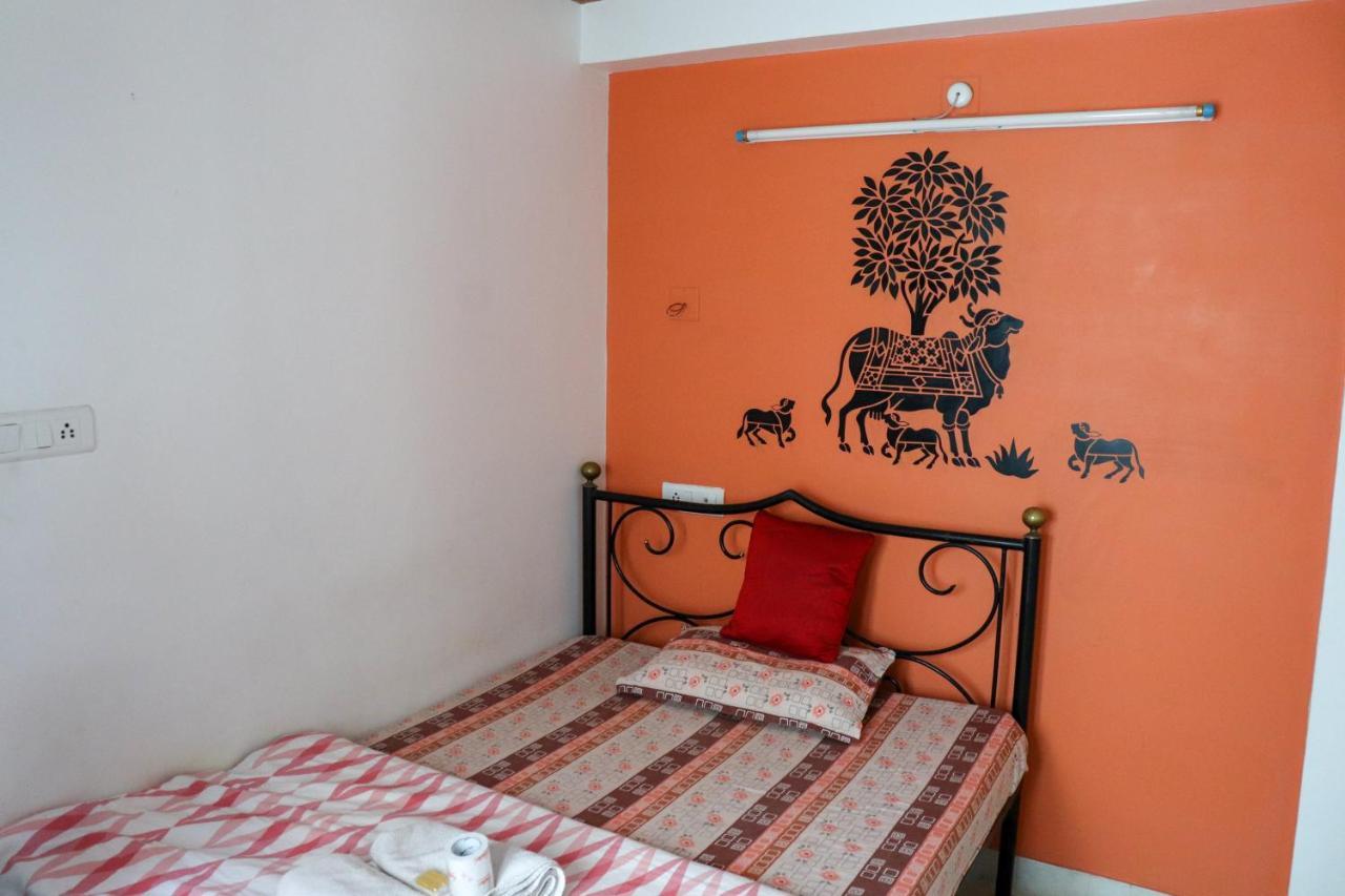 Black Pepper Home Stay Udaipur Exteriör bild